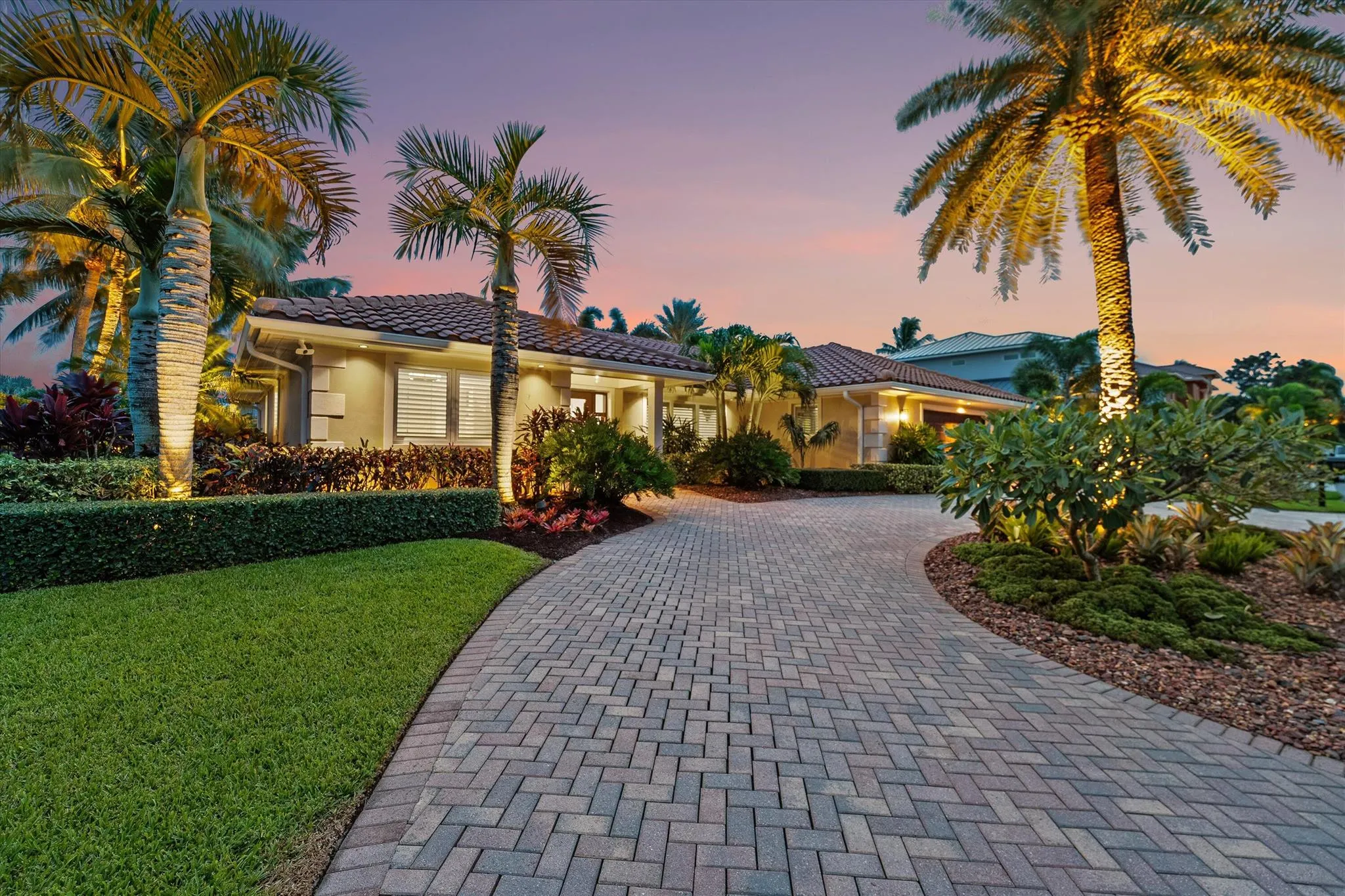 8884 SE Pelican Island Way