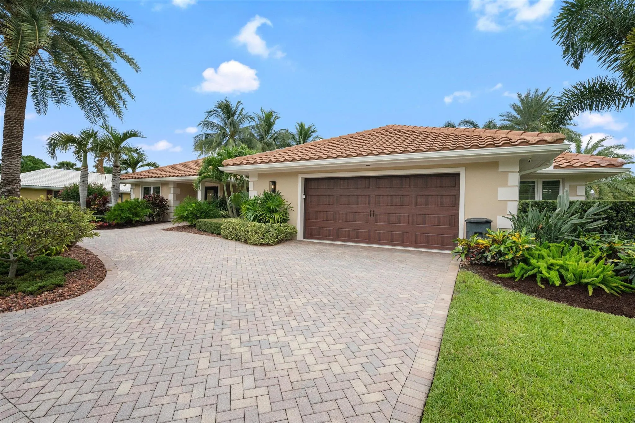 8884 SE Pelican Island Way
