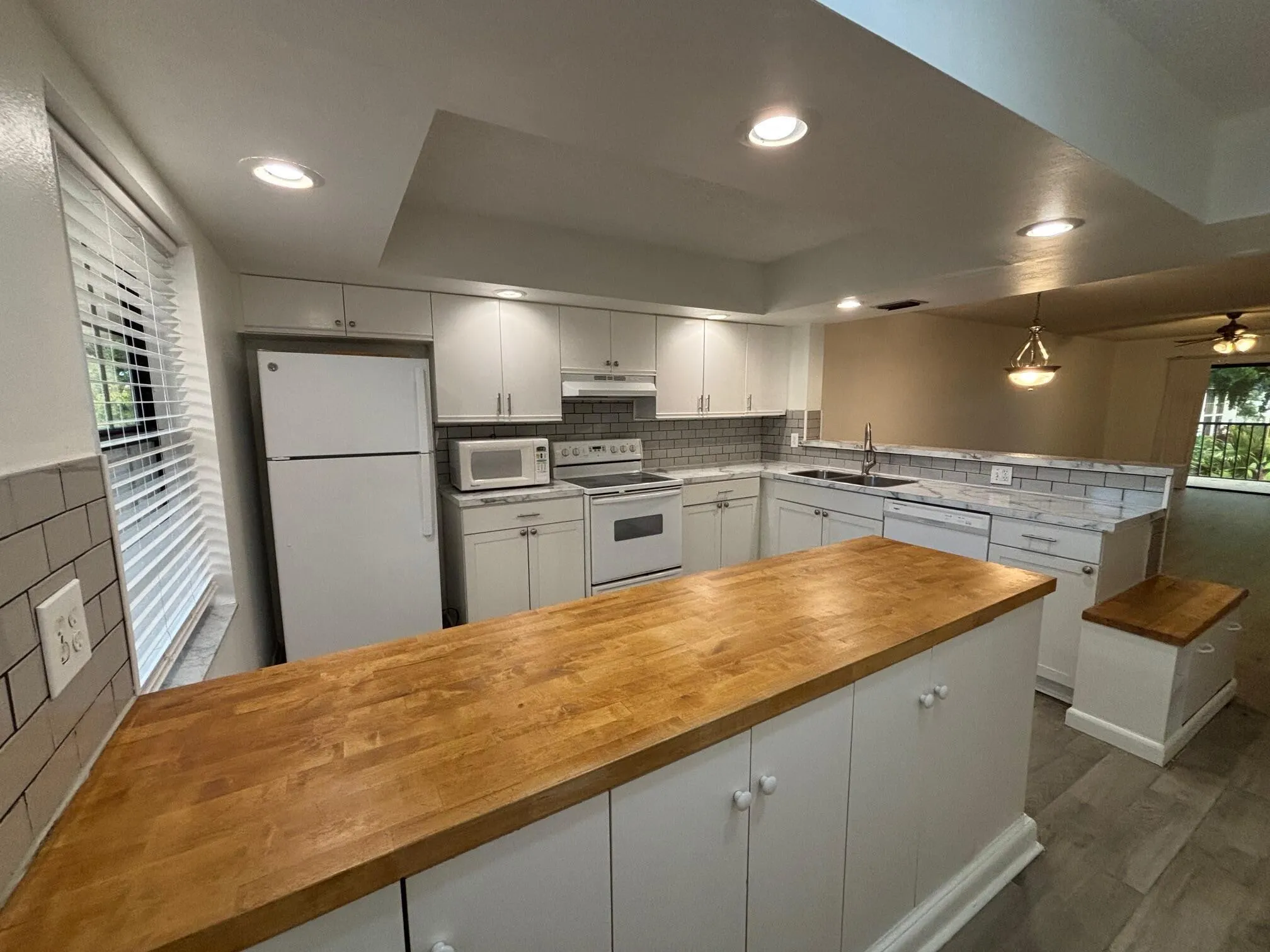 3000 Florida Boulevard, #203-D