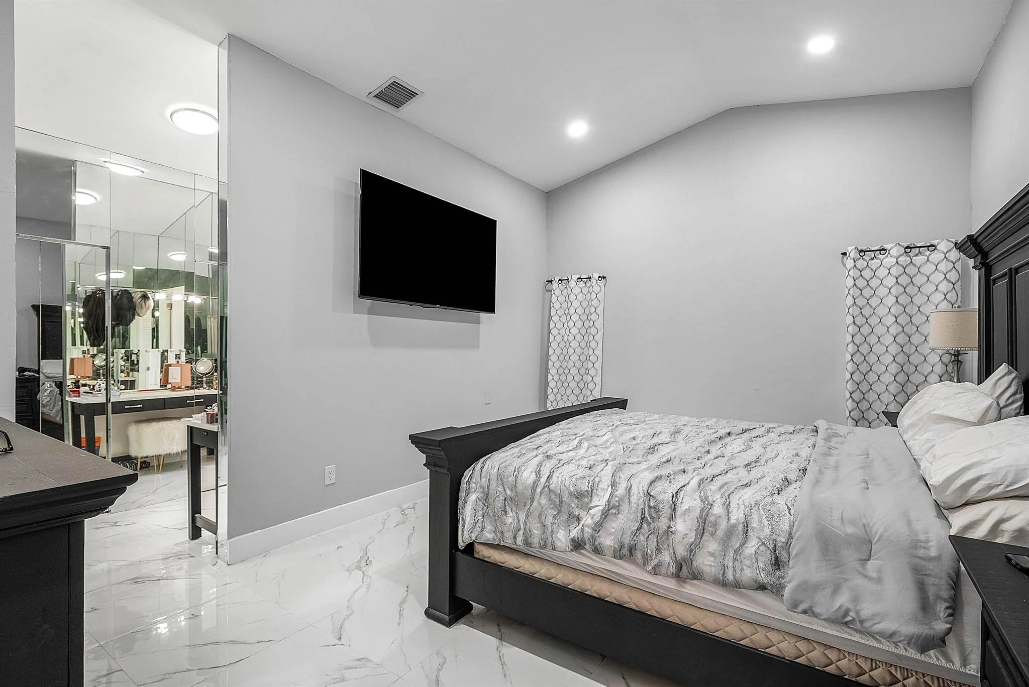 2622 NW 13th Street