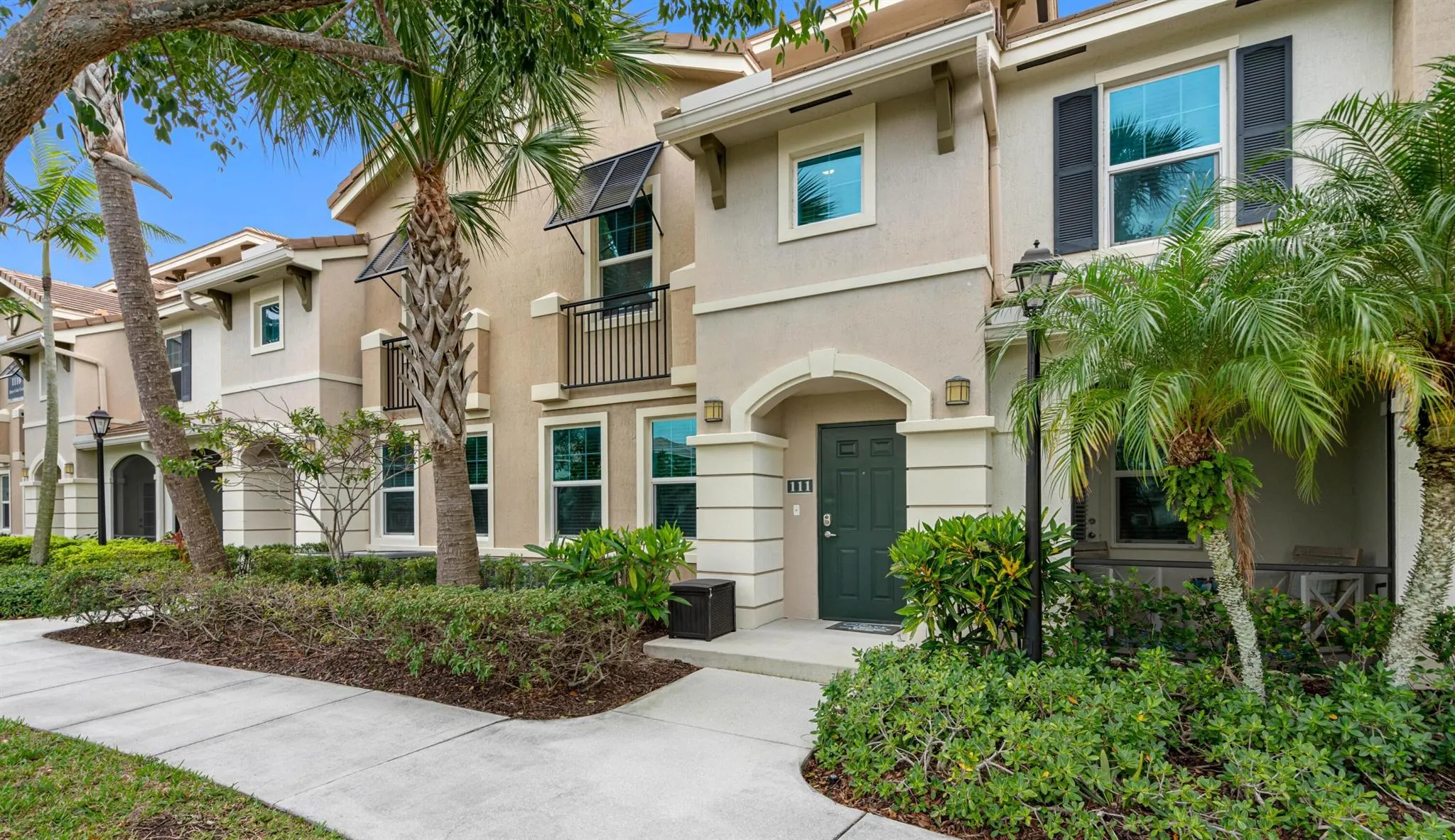 1090 Quaye Lake Circle