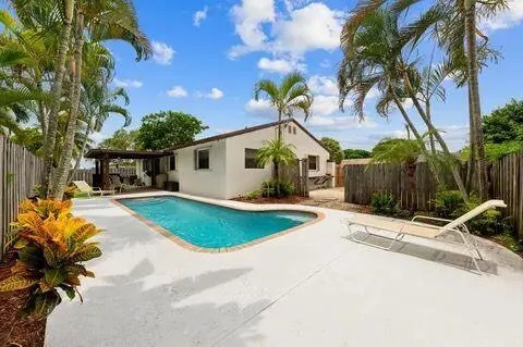 3460 SW 3rd Street