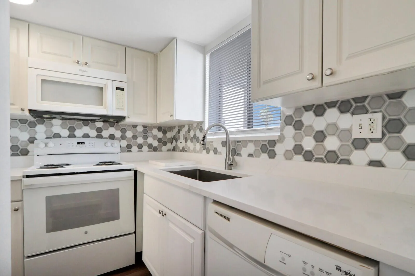 1501 Crescent Circle, #B10