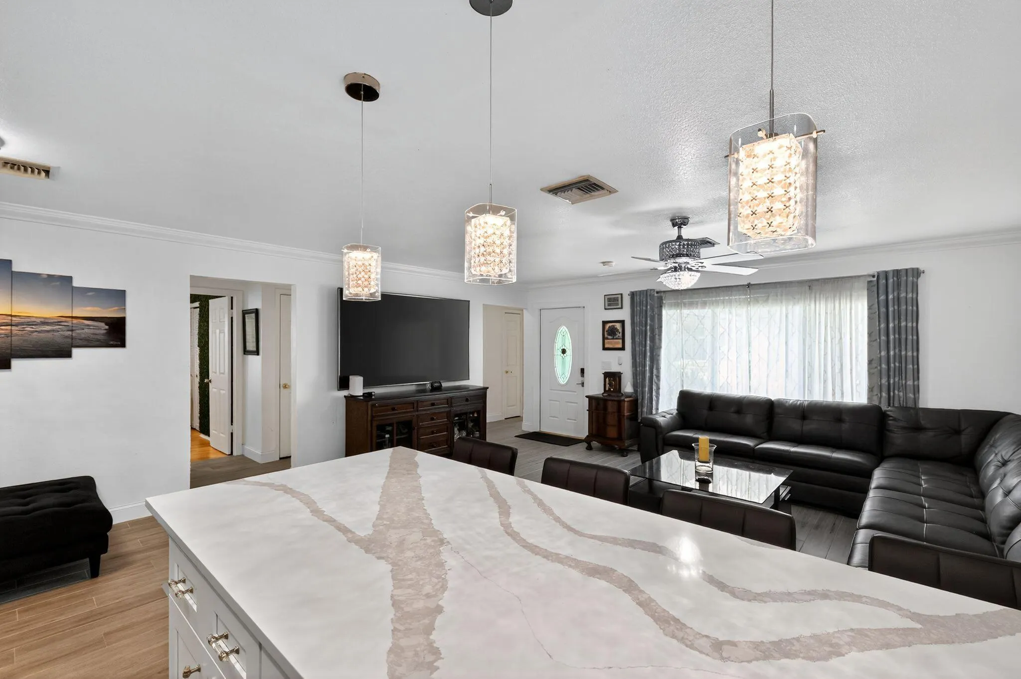 407 Highwood Circle