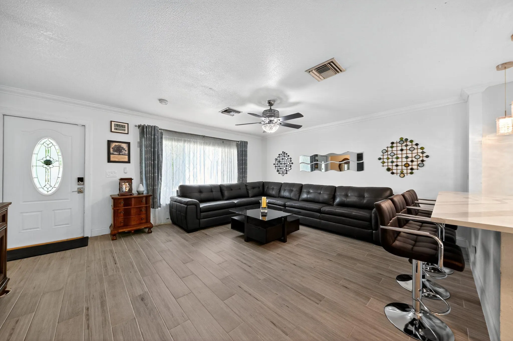 407 Highwood Circle