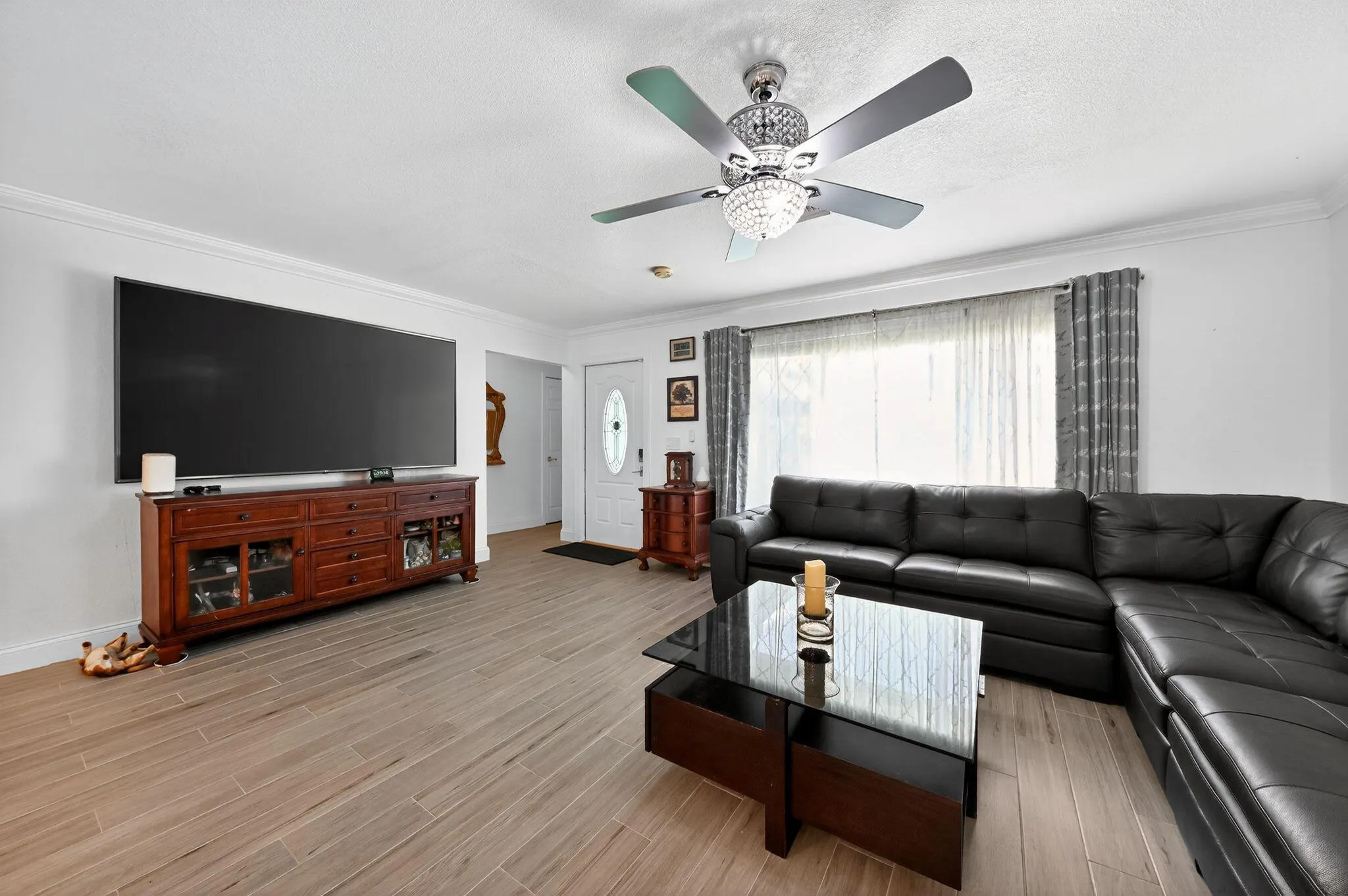 407 Highwood Circle