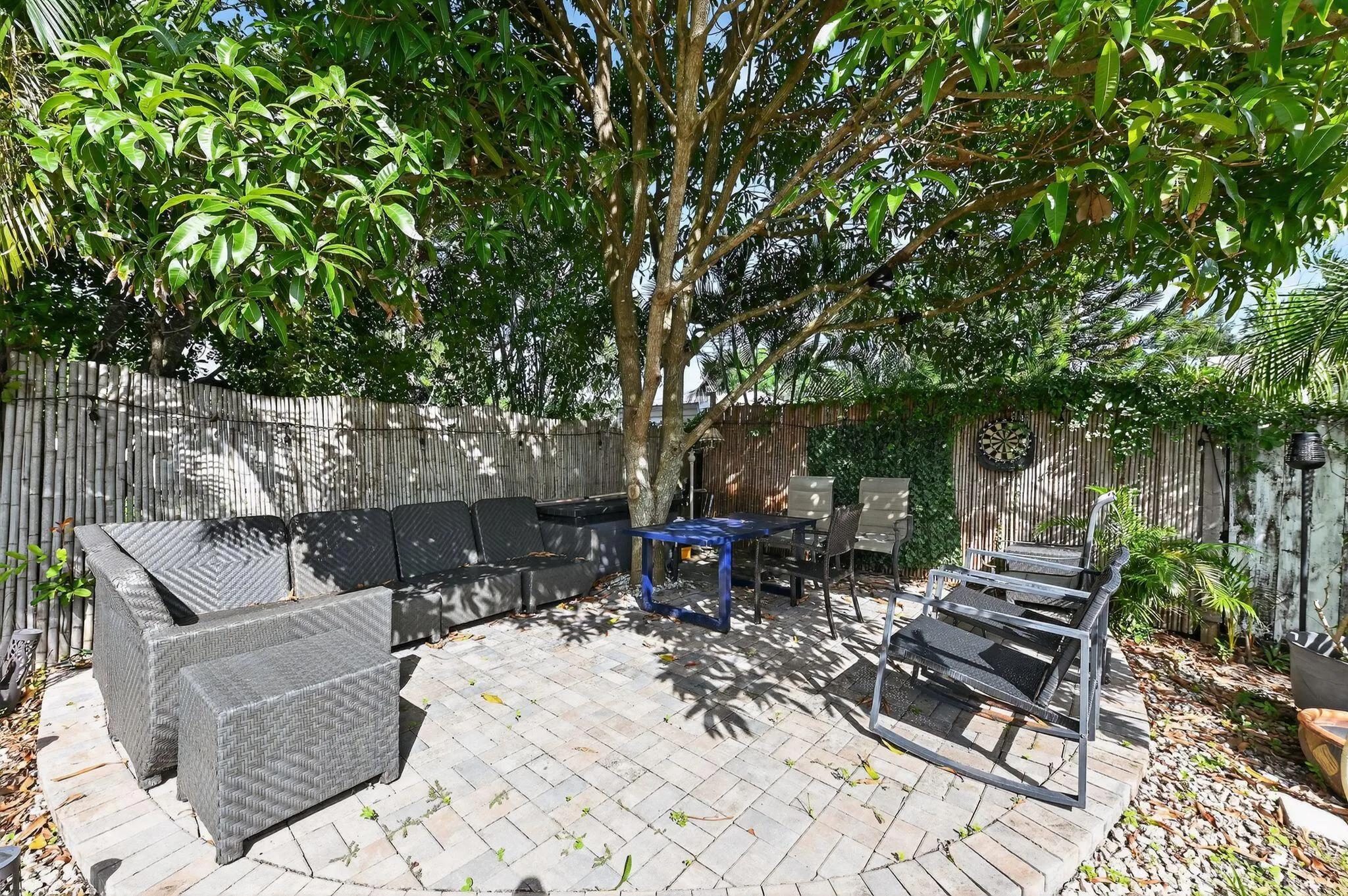 407 Highwood Circle
