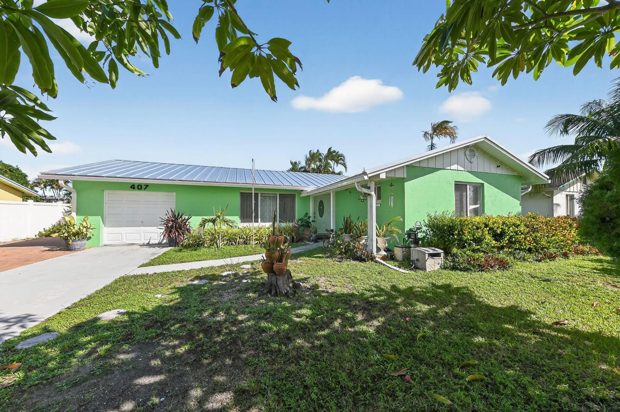 407 Highwood Circle