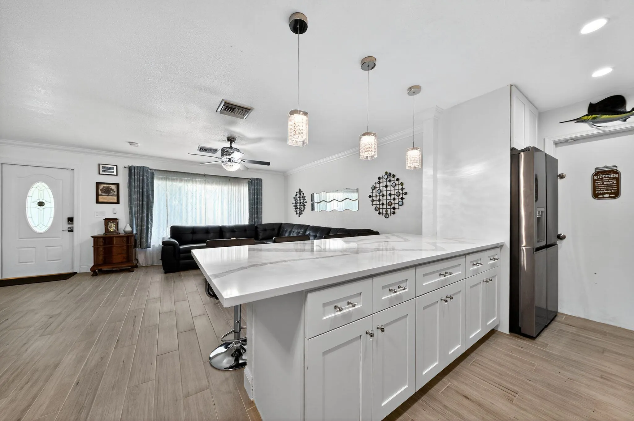 407 Highwood Circle