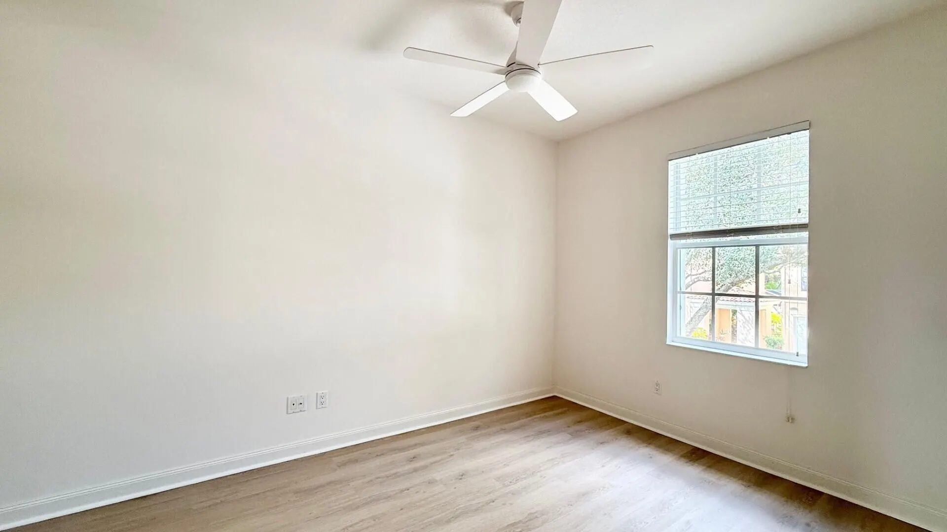 2006 W Tigris Drive
