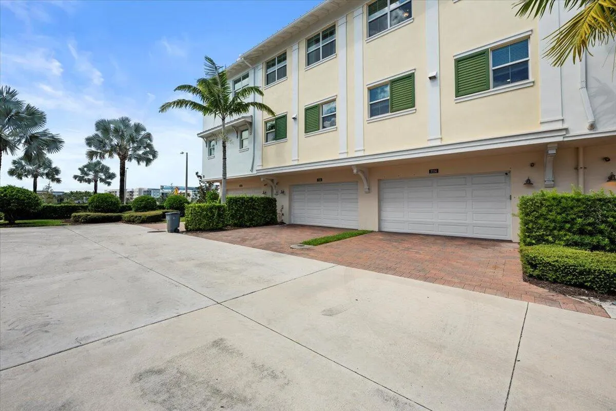7114 Edison Place
