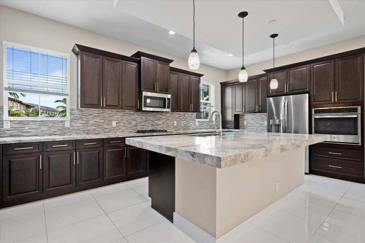 7114 Edison Place