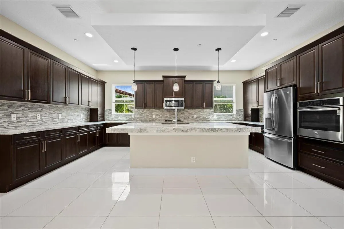 7114 Edison Place
