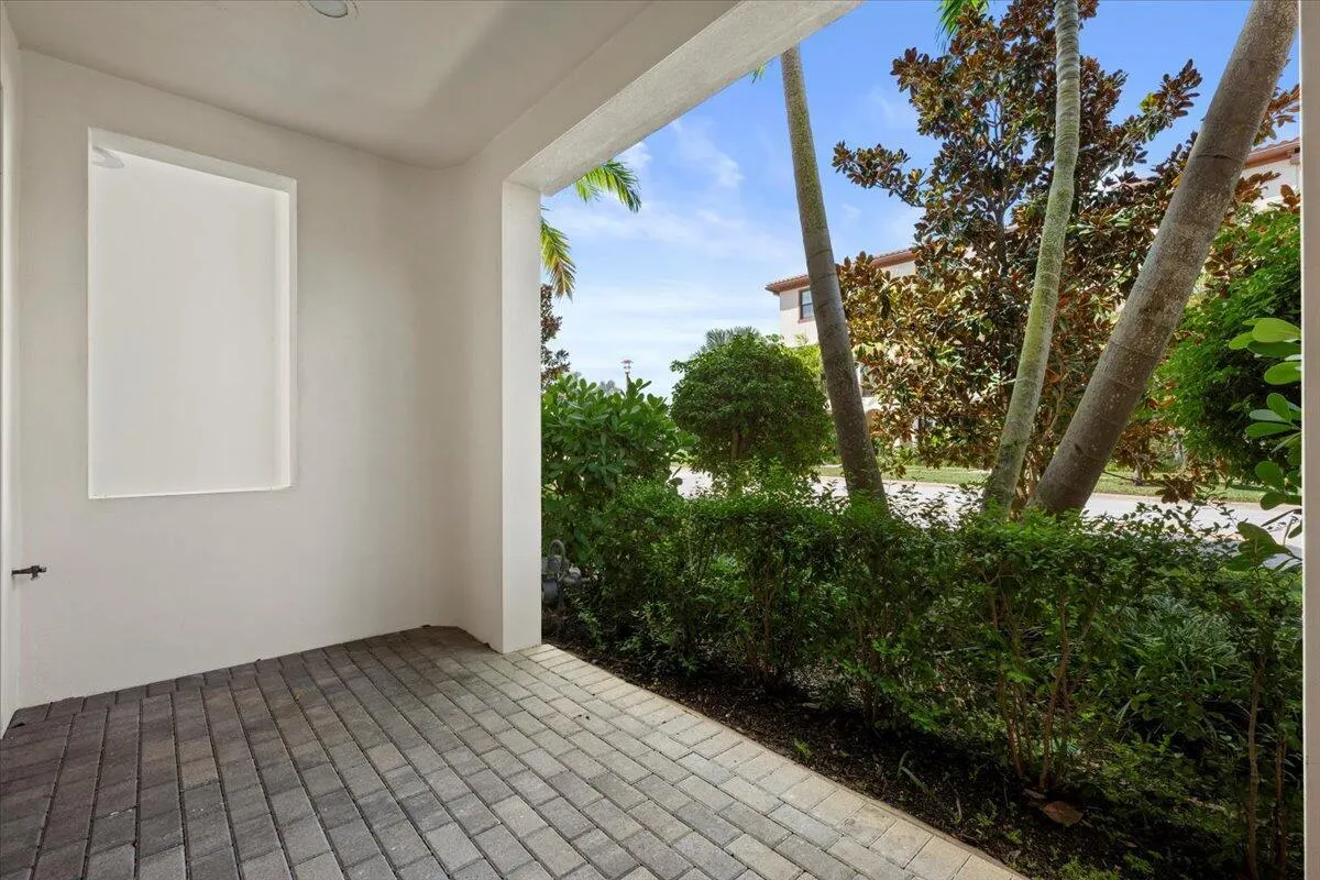 7114 Edison Place