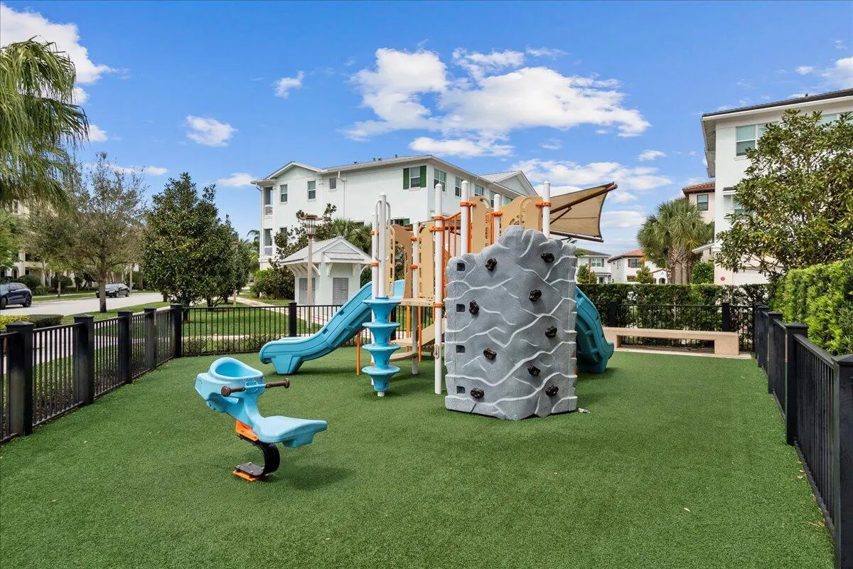 7114 Edison Place