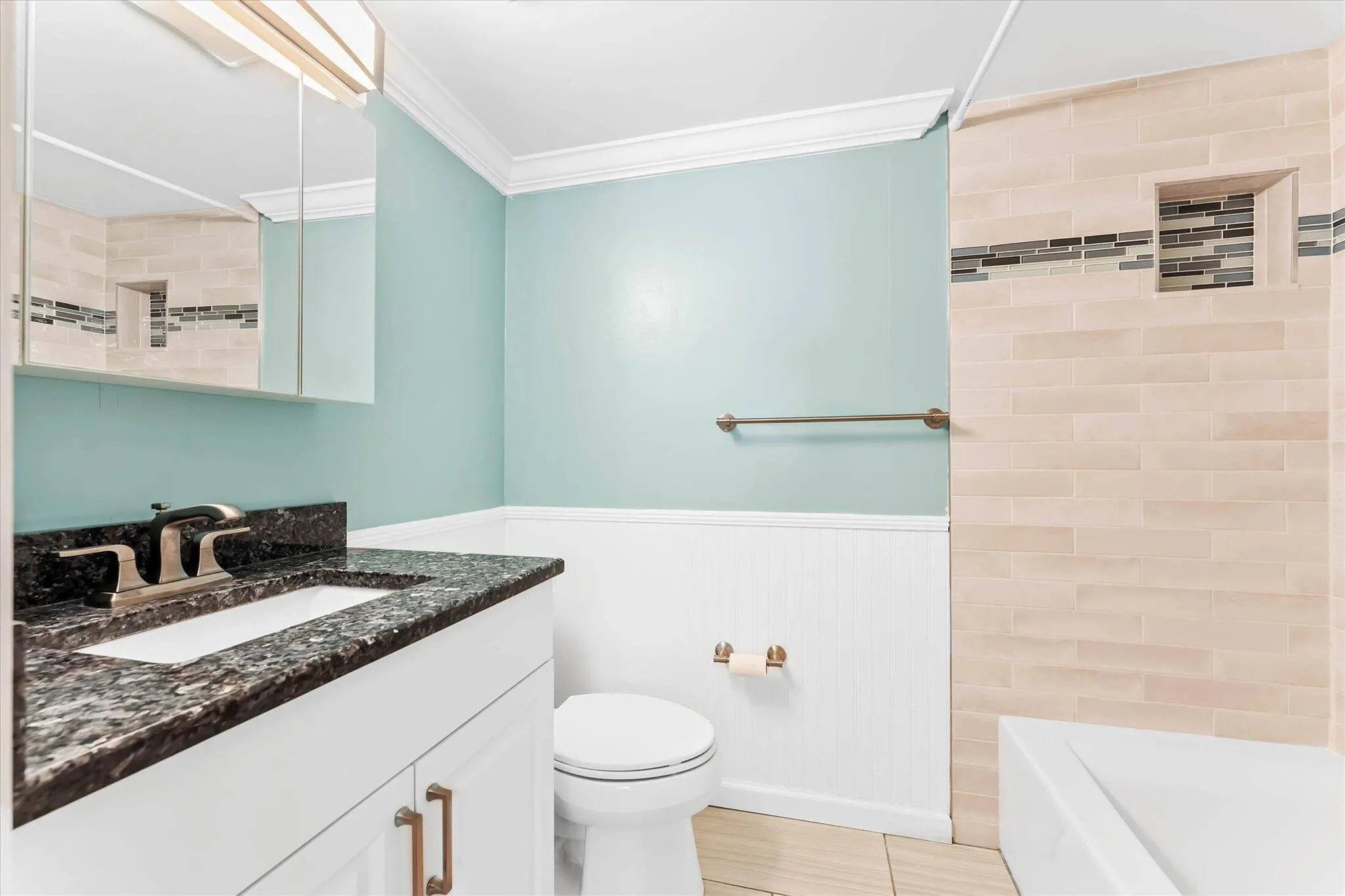 50 SE 12th Street, #1600