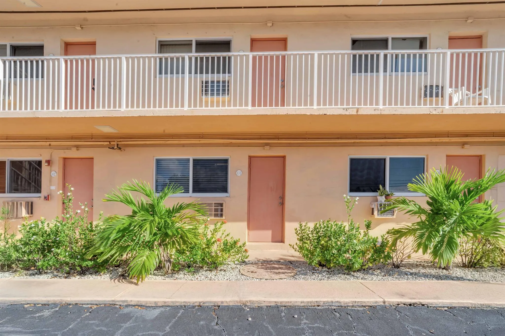 301 E Mcnab Road, #103