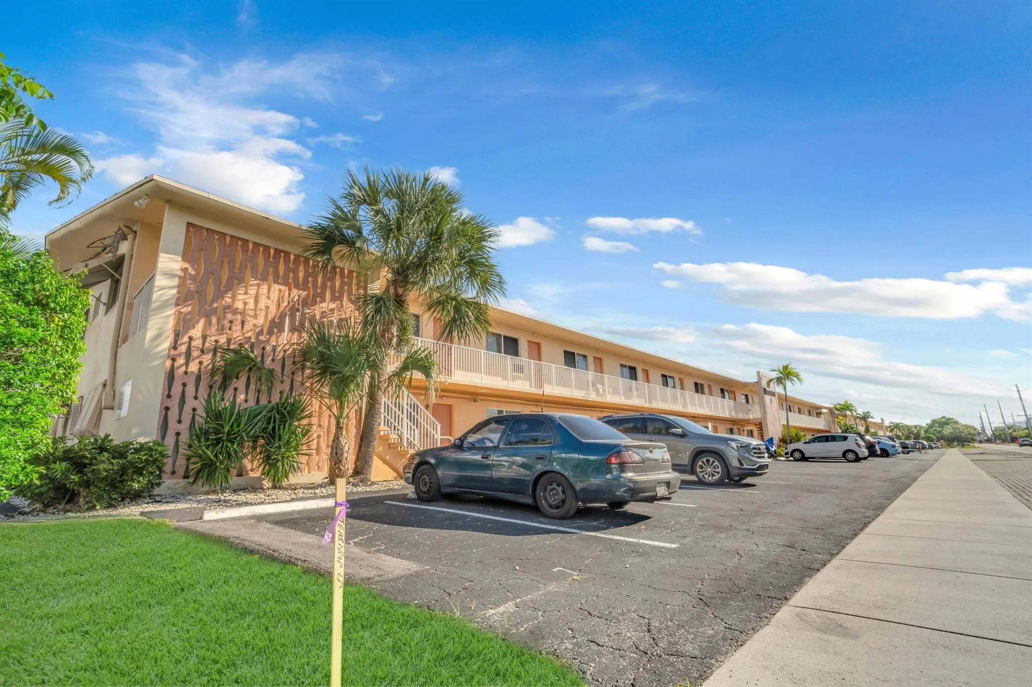 301 E Mcnab Road, #103