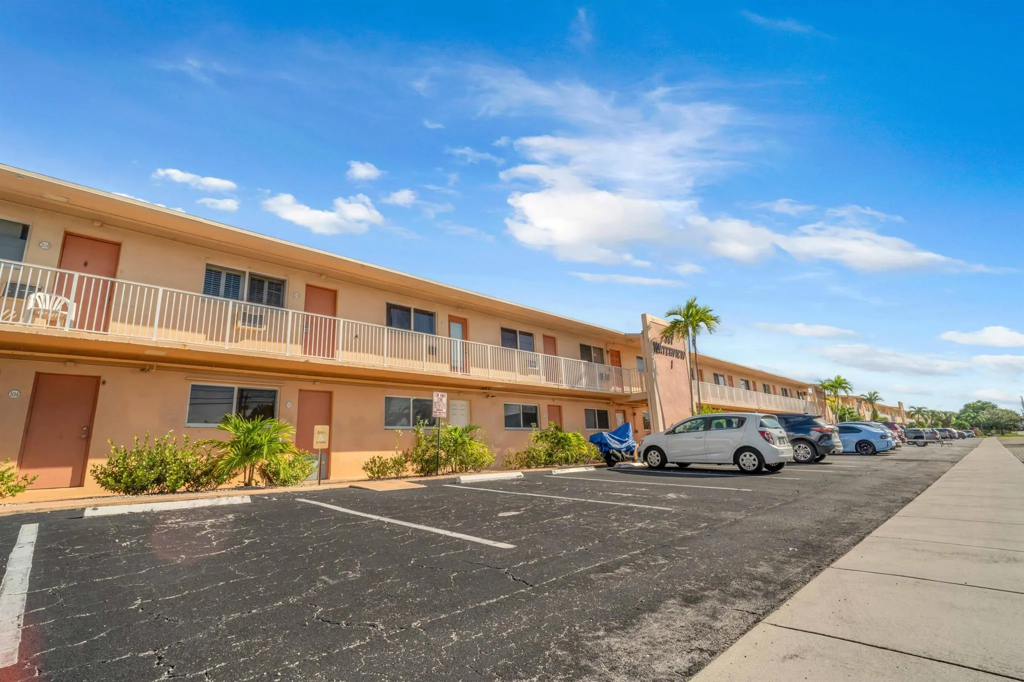 301 E Mcnab Road, #103