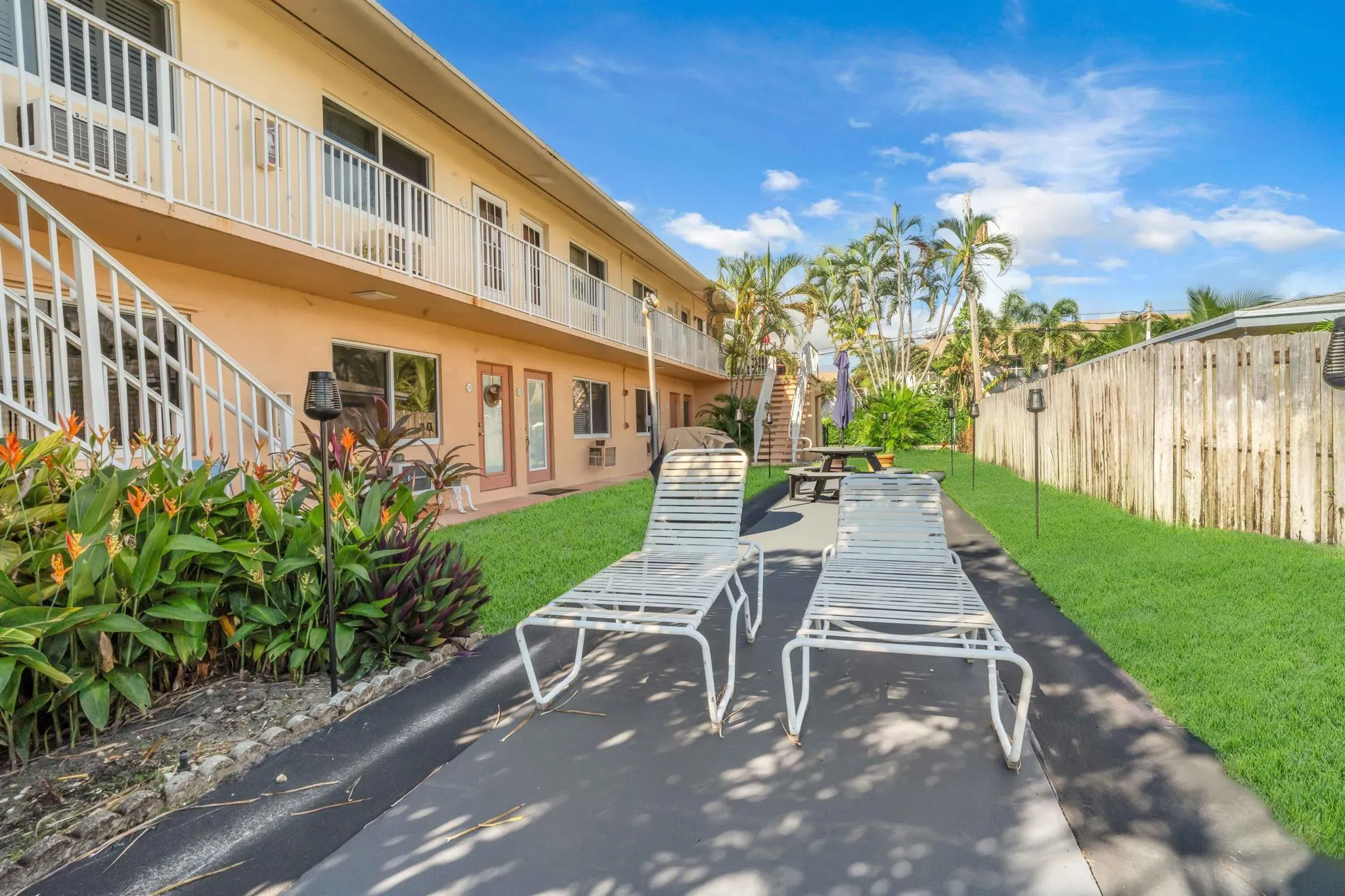 301 E Mcnab Road, #103
