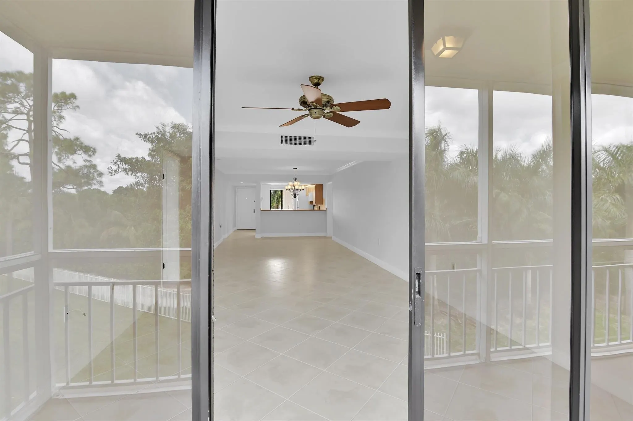 6133 Balboa Circle, #304