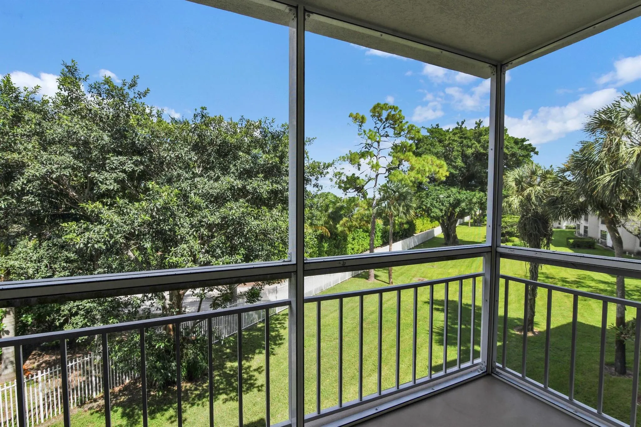 6133 Balboa Circle, #304