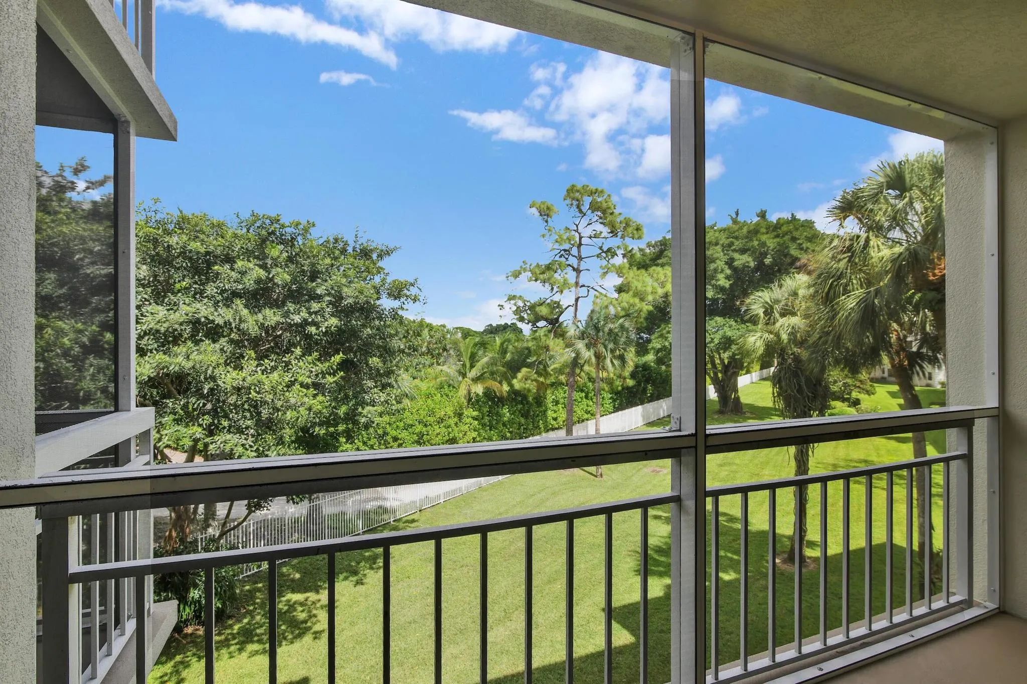 6133 Balboa Circle, #304