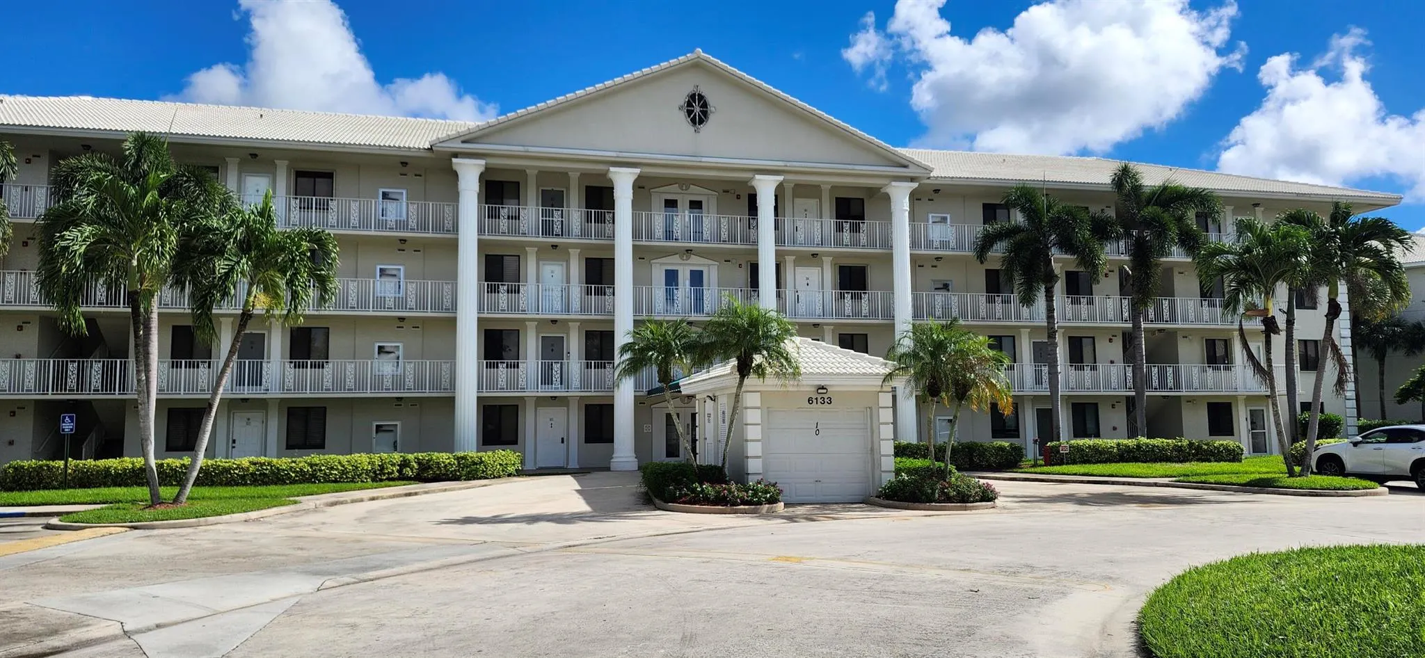 6133 Balboa Circle, #304