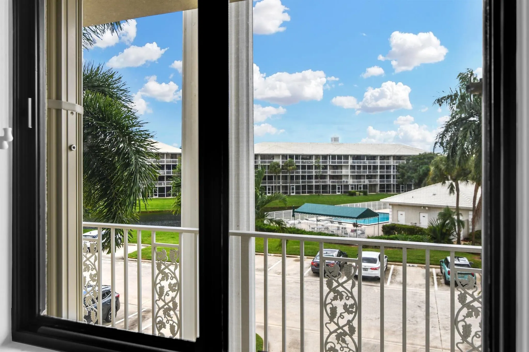 6133 Balboa Circle, #304