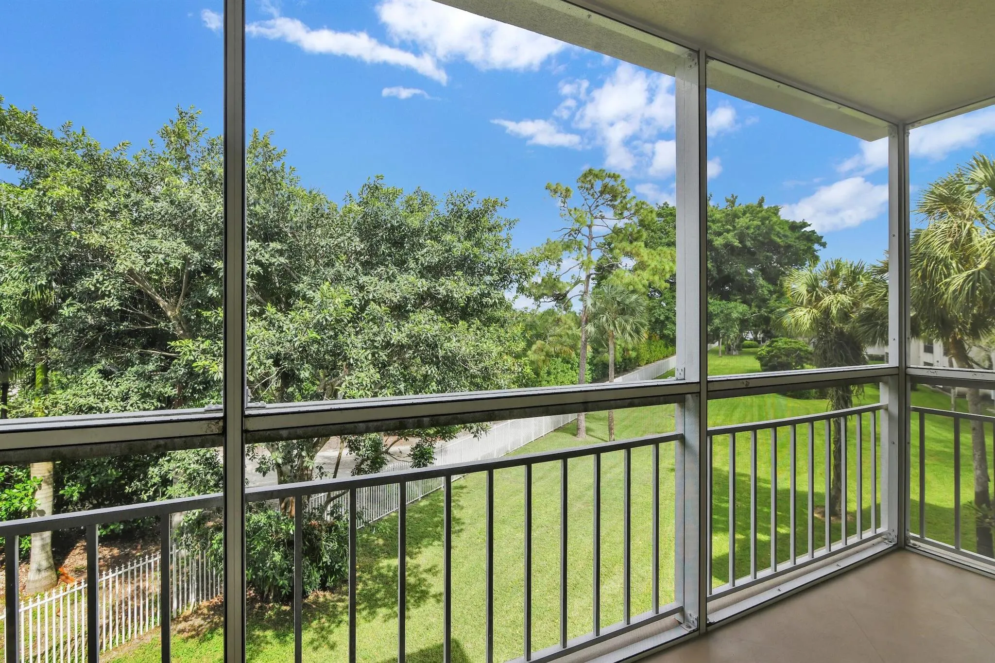6133 Balboa Circle, #304