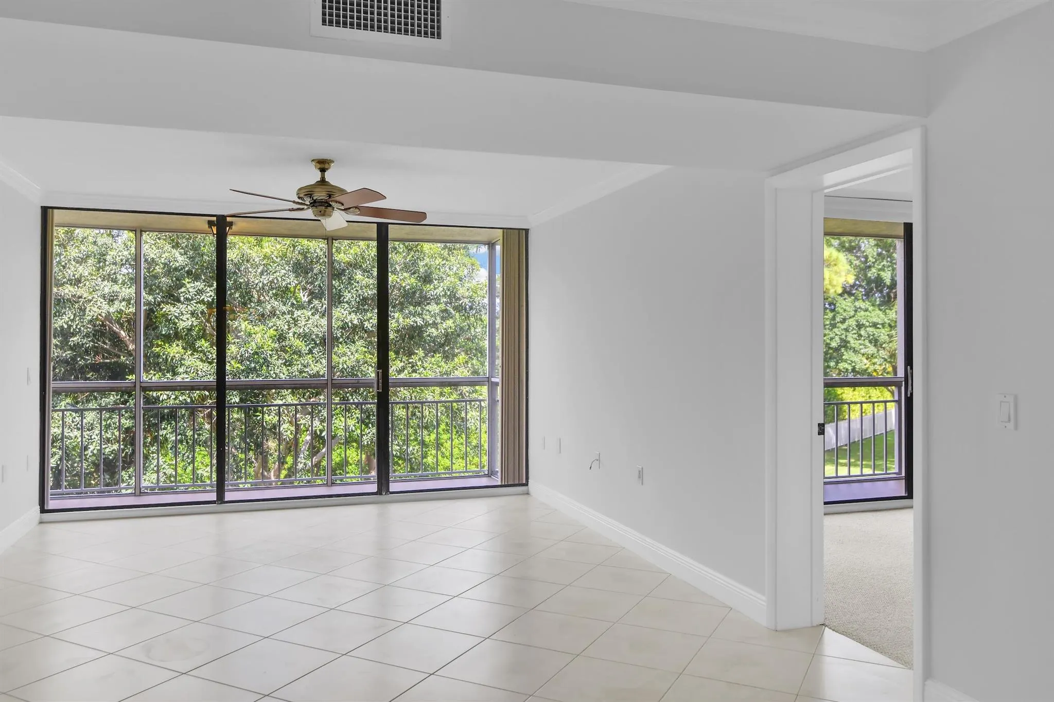 6133 Balboa Circle, #304