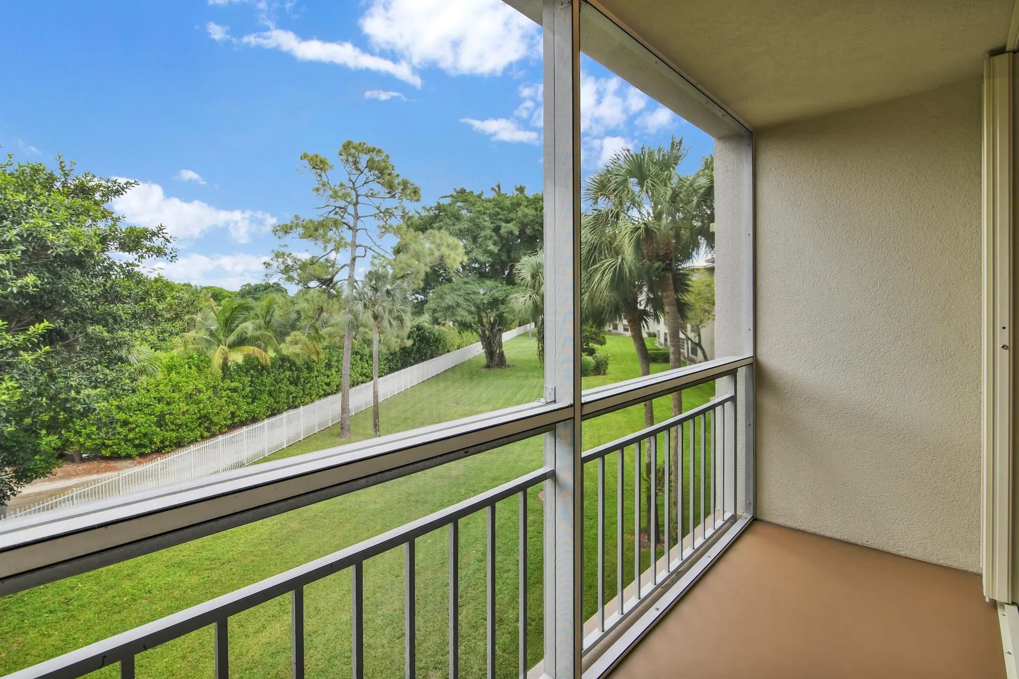 6133 Balboa Circle, #304