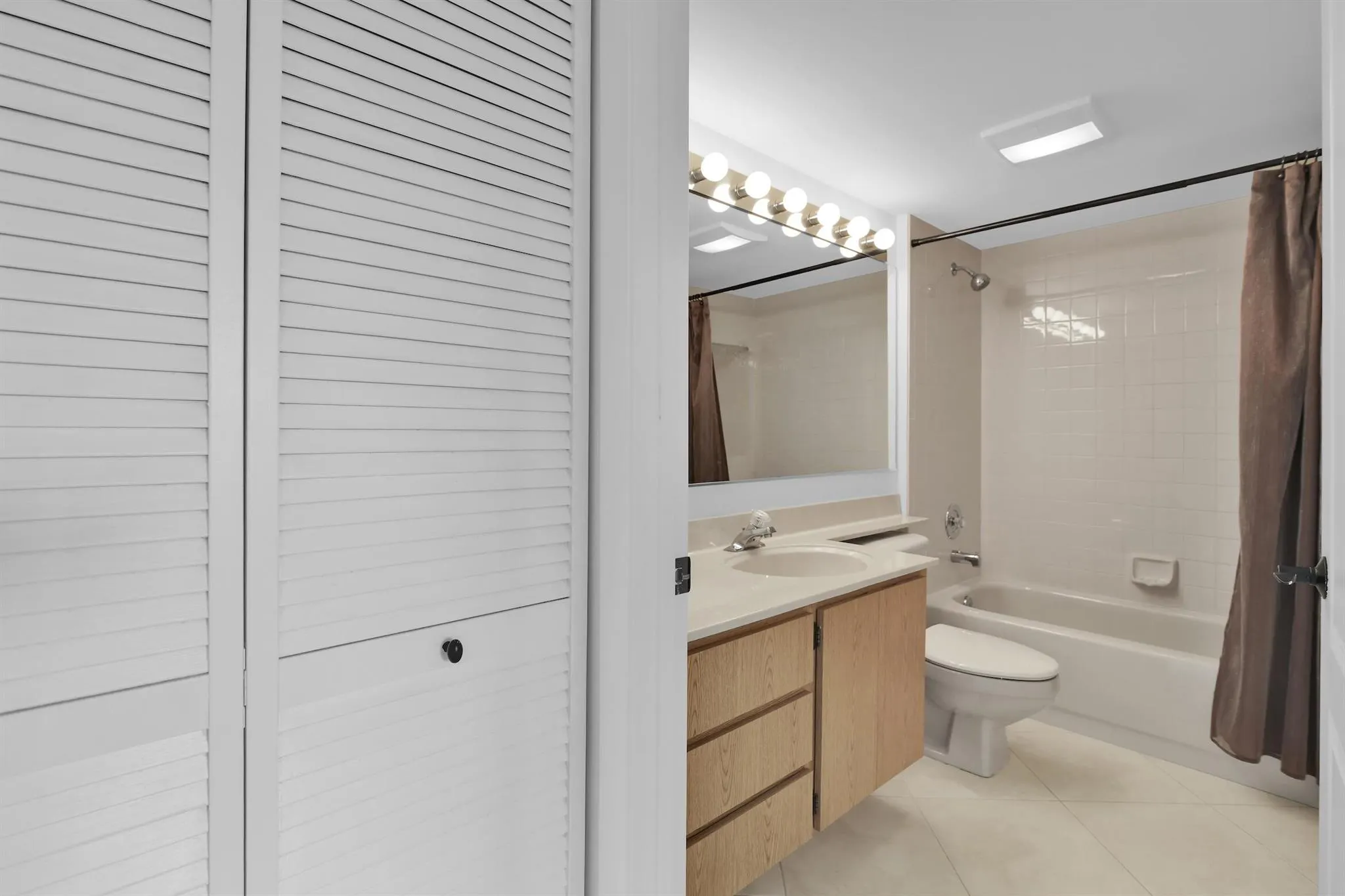 6133 Balboa Circle, #304