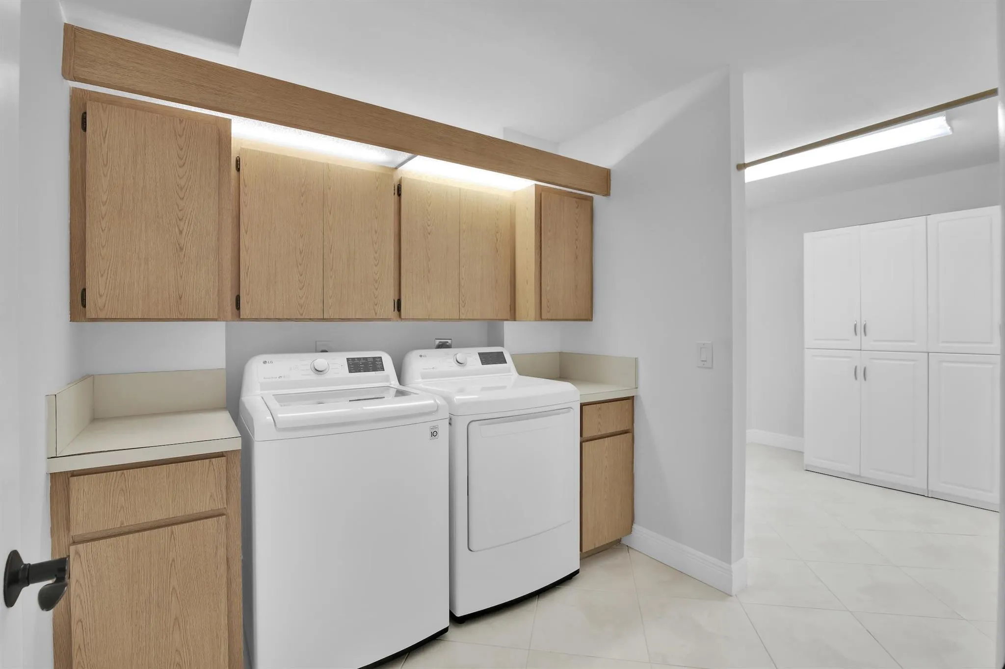 6133 Balboa Circle, #304