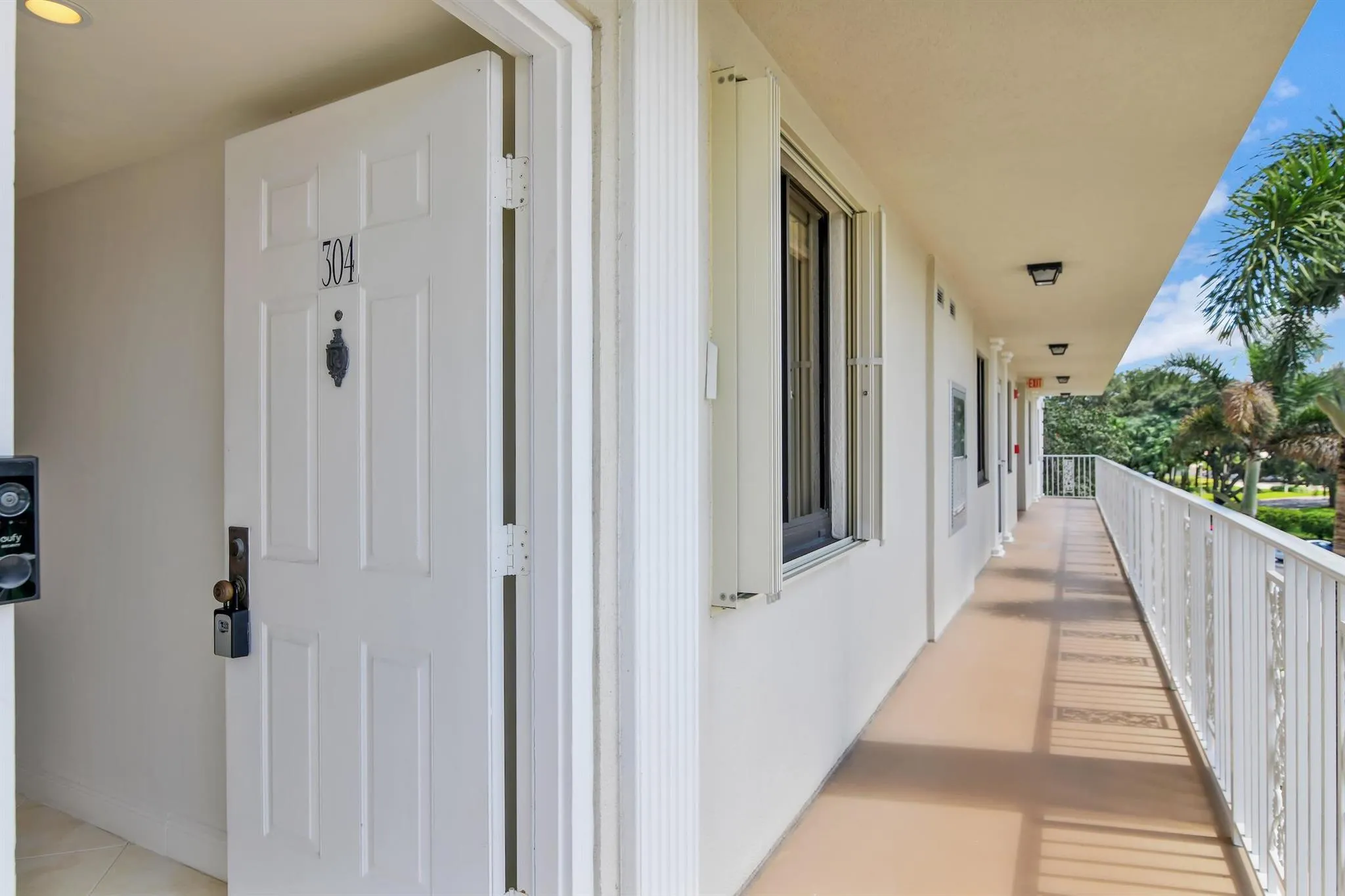 6133 Balboa Circle, #304