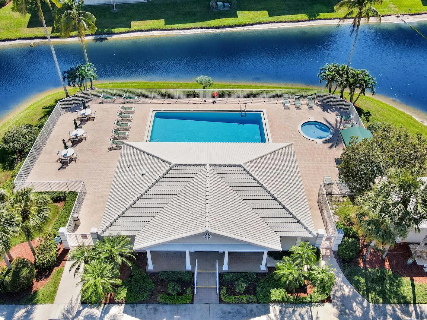 6133 Balboa Circle, #304