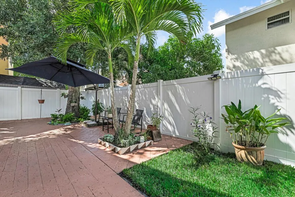 610 NW 207th Avenue