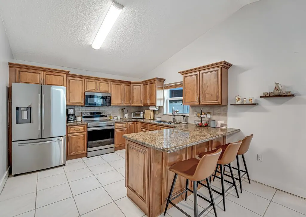 610 NW 207th Avenue