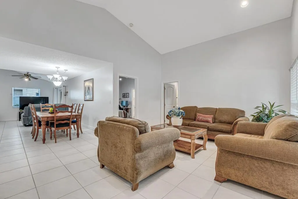 610 NW 207th Avenue