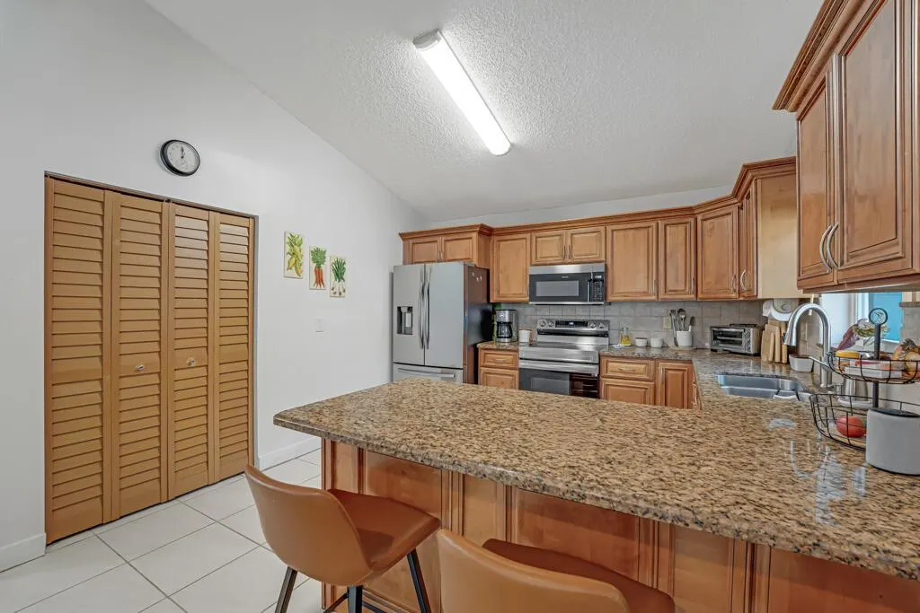 610 NW 207th Avenue