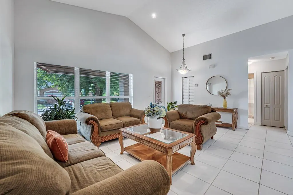610 NW 207th Avenue