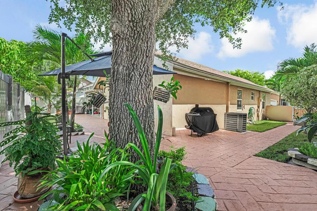 610 NW 207th Avenue