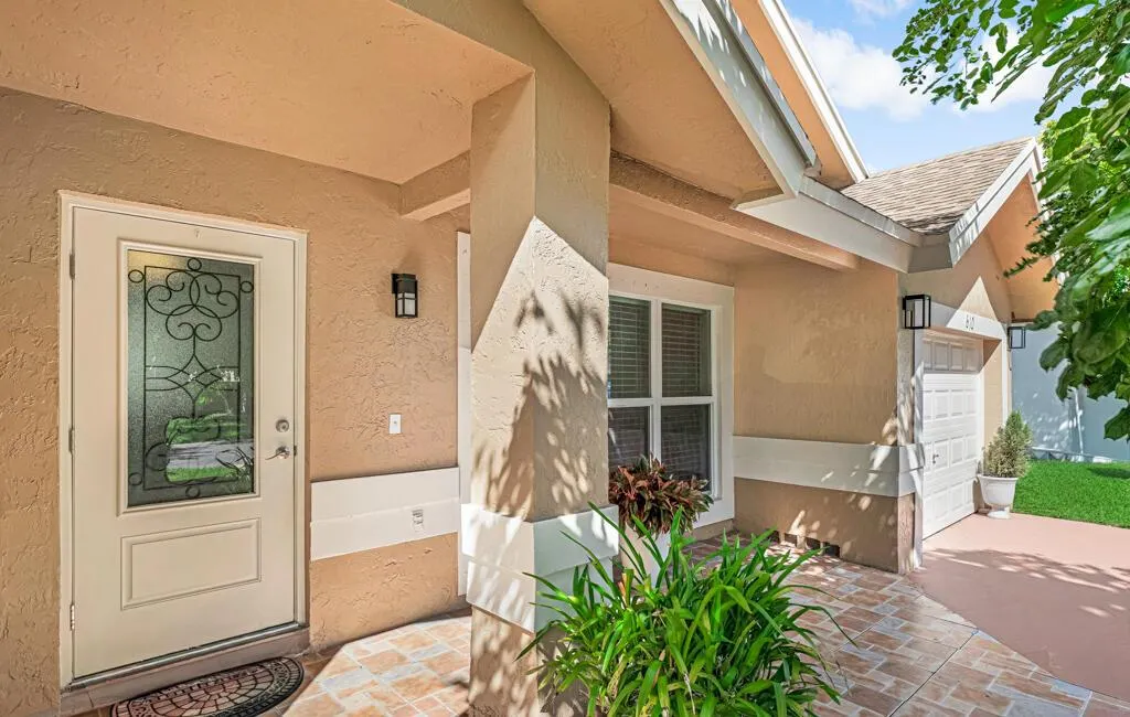 610 NW 207th Avenue