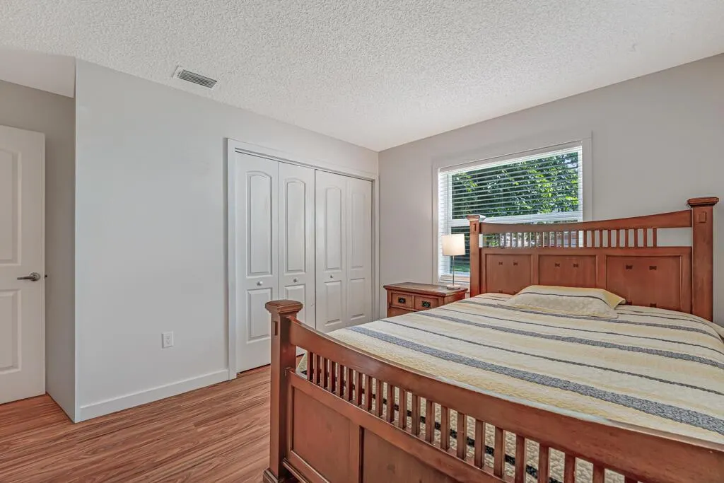610 NW 207th Avenue