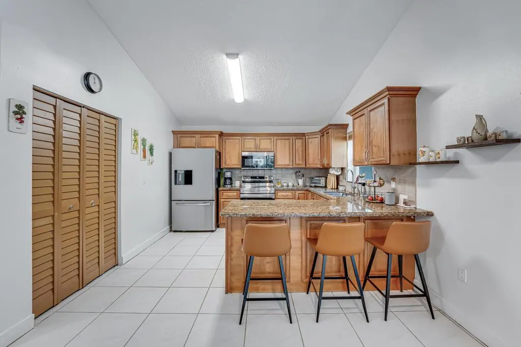 610 NW 207th Avenue