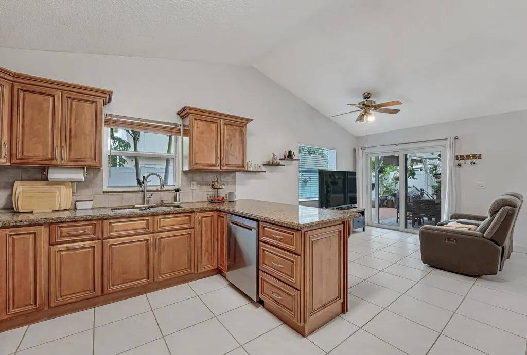 610 NW 207th Avenue