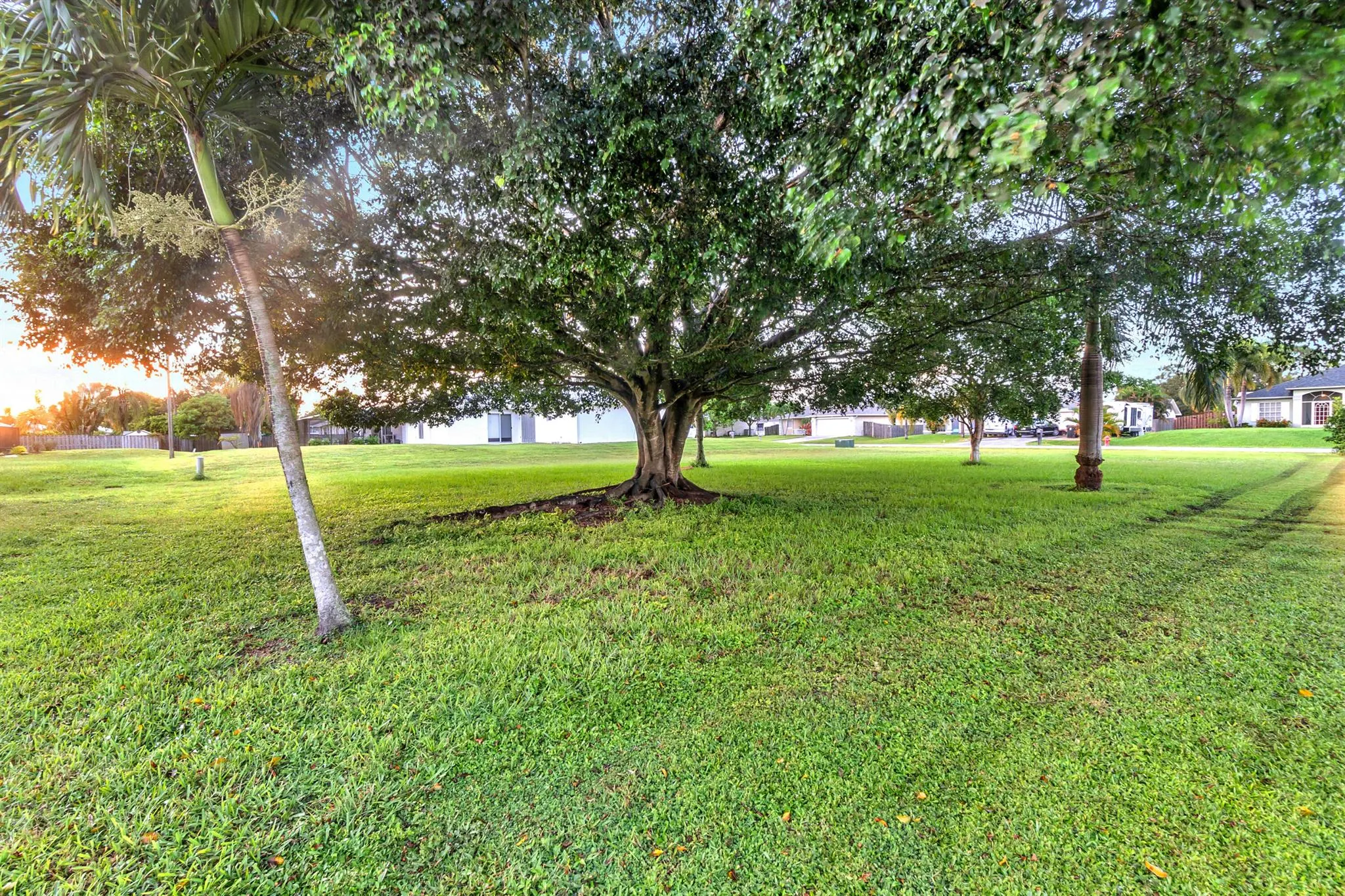 655 SE Crescent Avenue