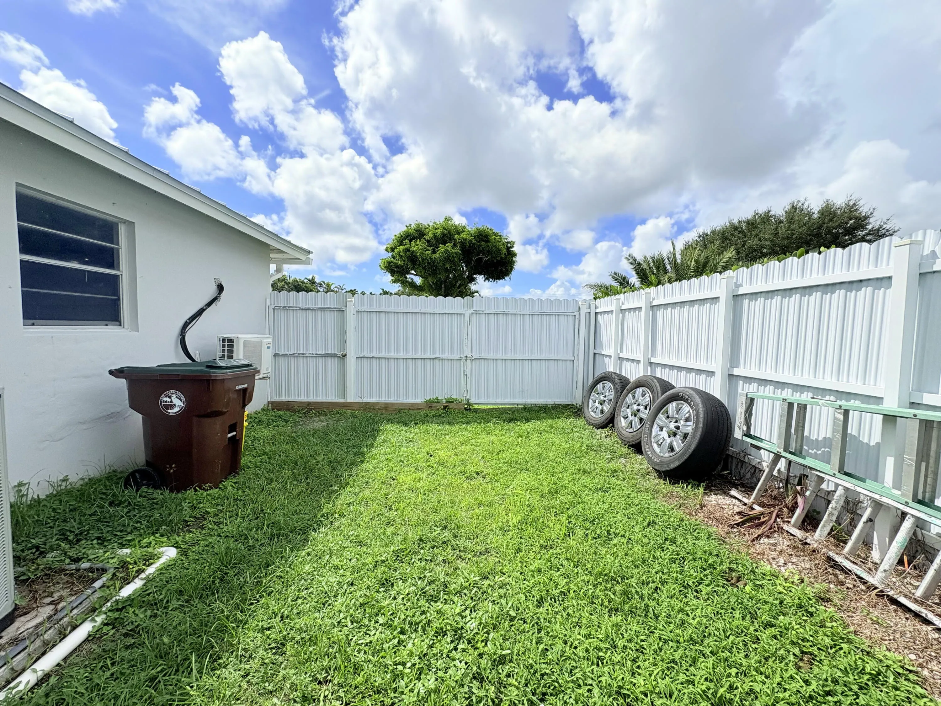 1861 Caribbean Road W