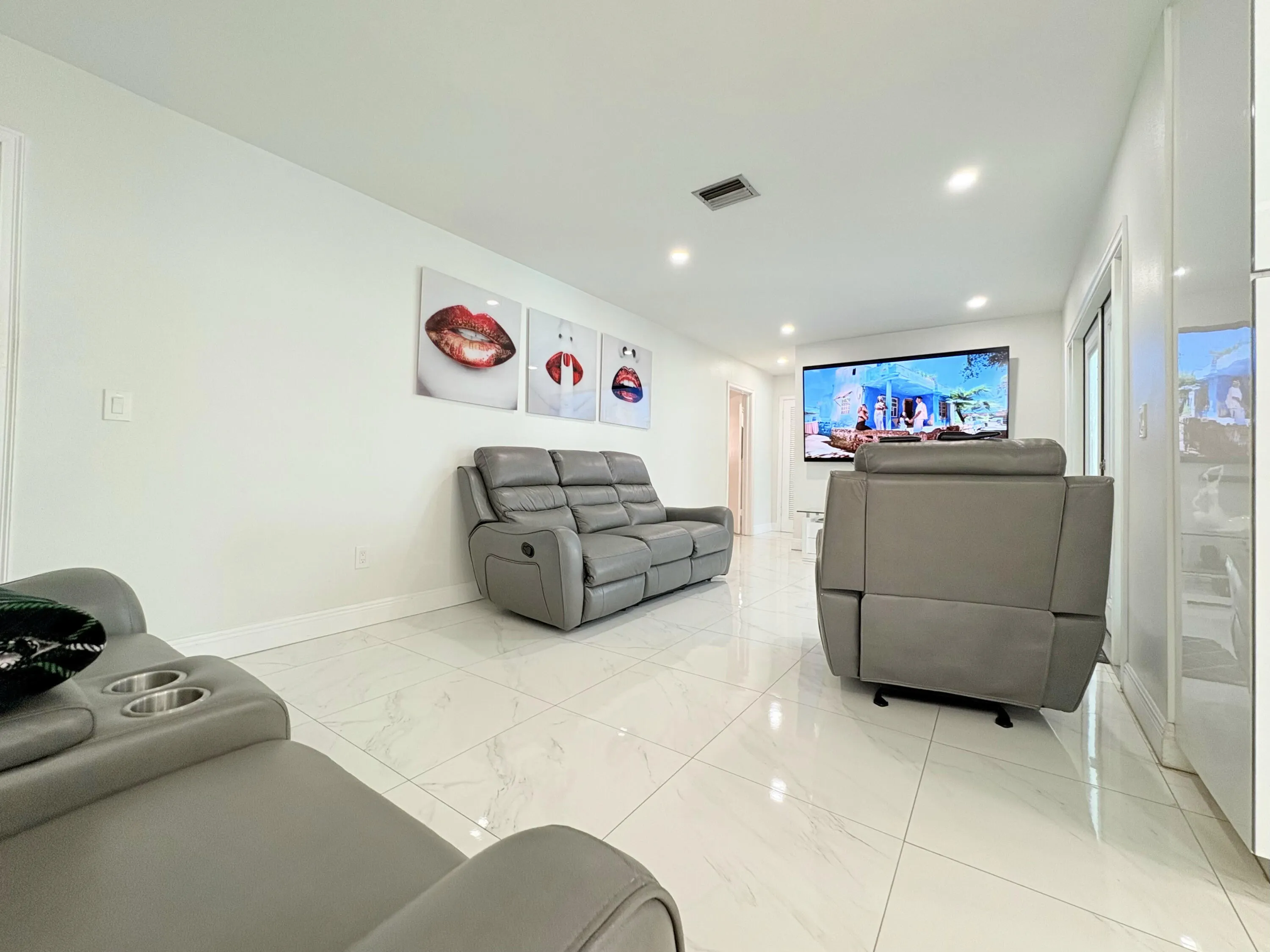 1861 Caribbean Road W