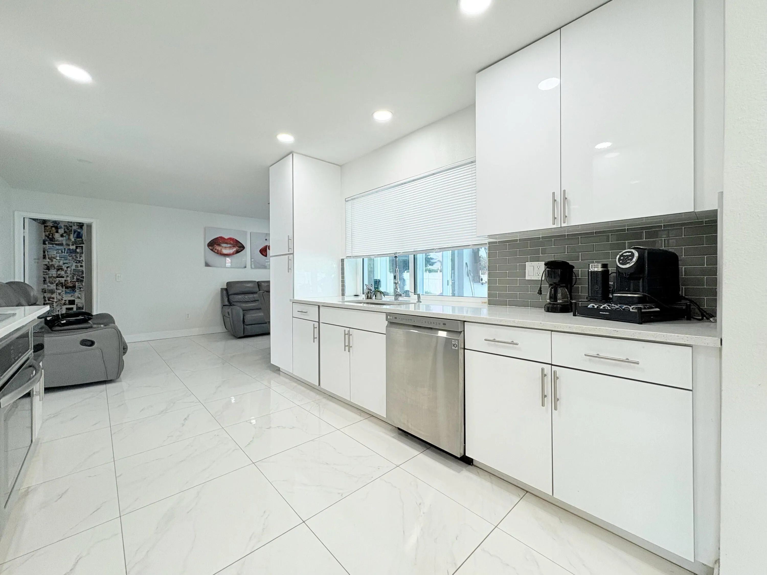 1861 Caribbean Road W